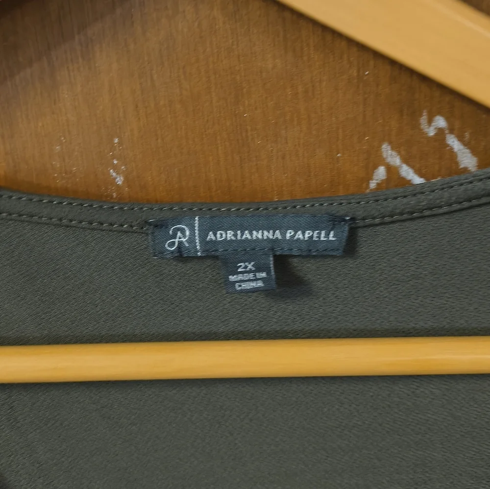 Adrianna Papell Charcoal Pleated Sleeve Tee - Picture 3 of 3